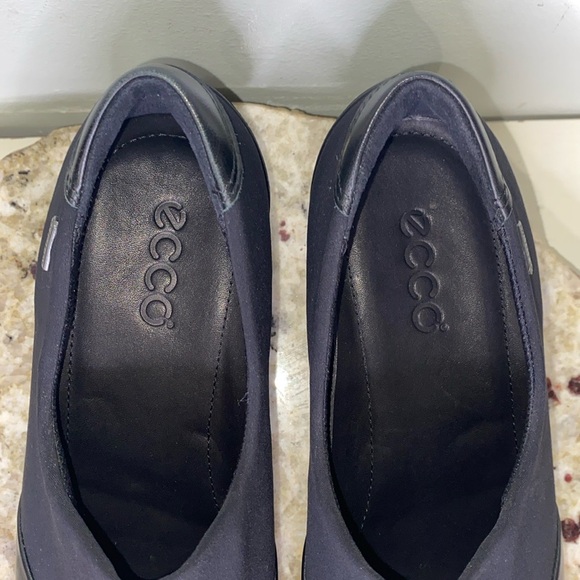 ECCO WOMEN'S SCULPTURED GTX BLACK LEATHER SLIP ON SHOE Size 38 (US 7-7.5) - Picture 15 of 16